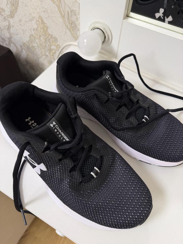 Кроссовки для спорта Under Armour