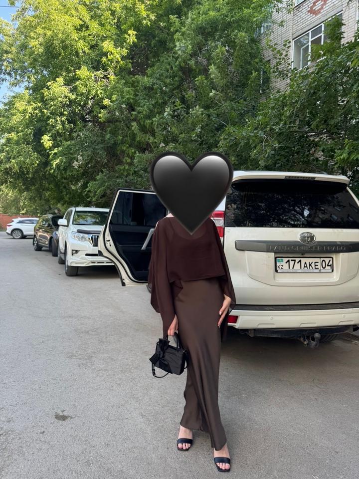 коричневое платье