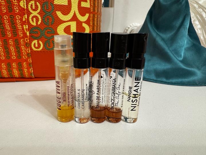 Сет отливантов Valentinо banana republic dolce and gabbana nishane montale