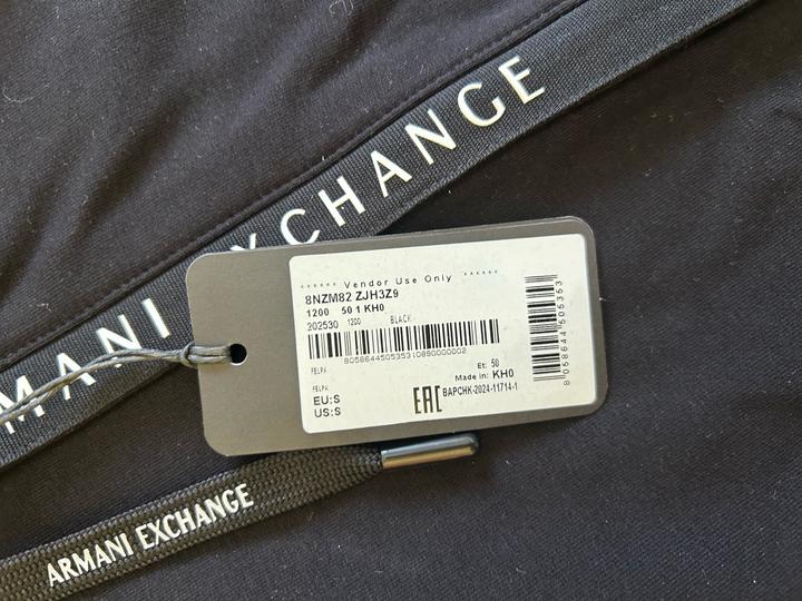 Костюм Armani Exchange