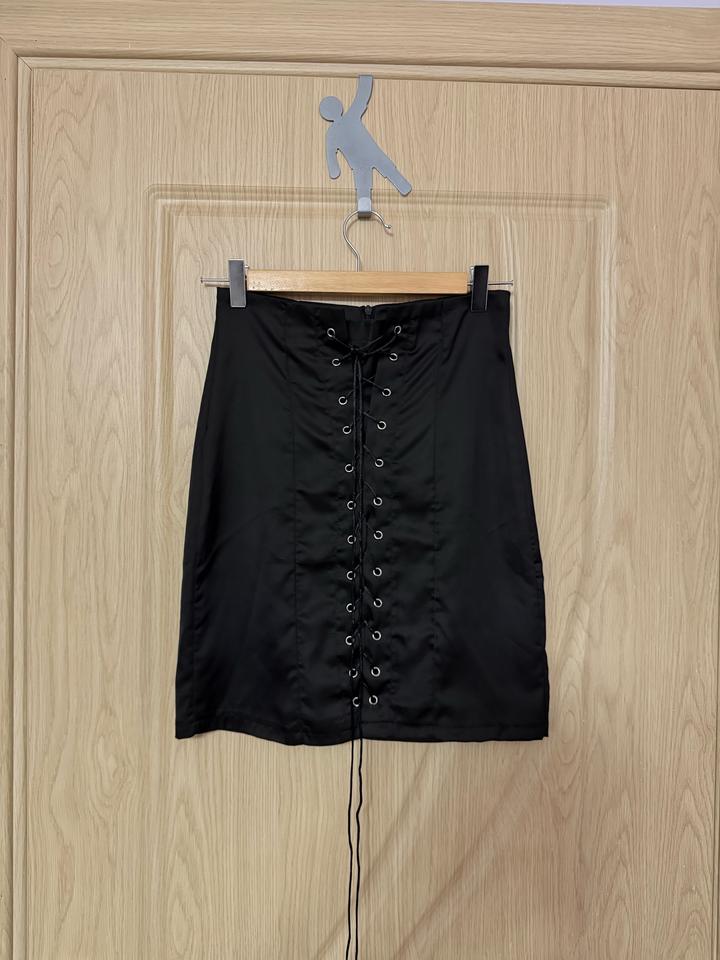 Юбка из атласа