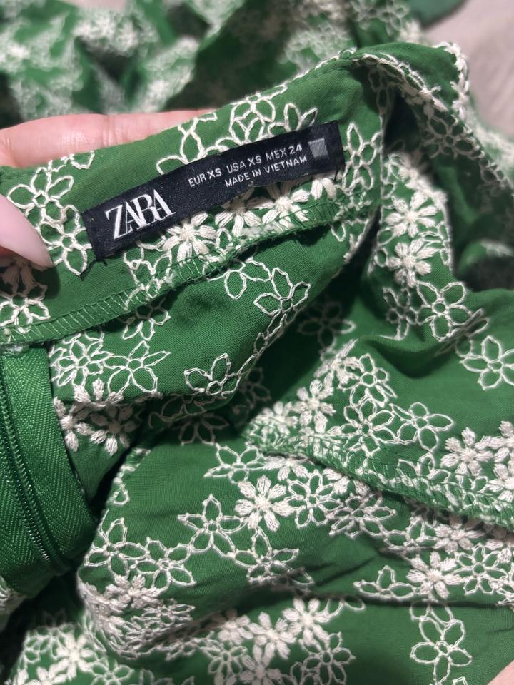Зеленое летнее платье Zara