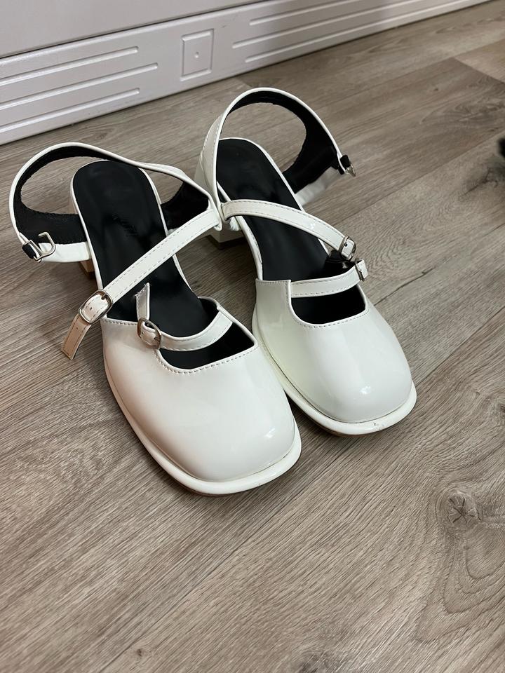 Туфли женские лаковые