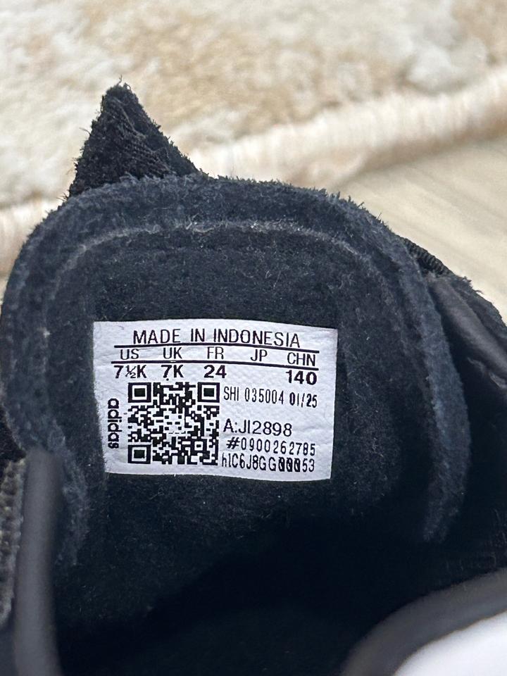 Adidas кроссовки