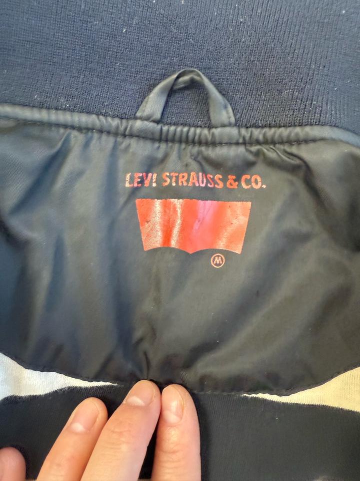 Ветровка размер М