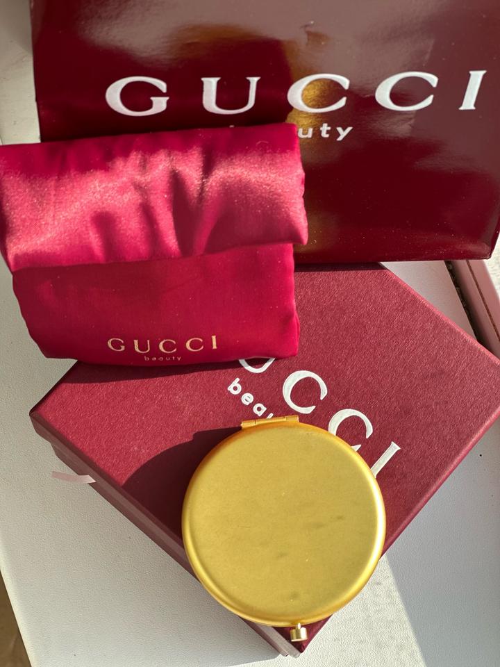 Зеркало Gucci Beaute
