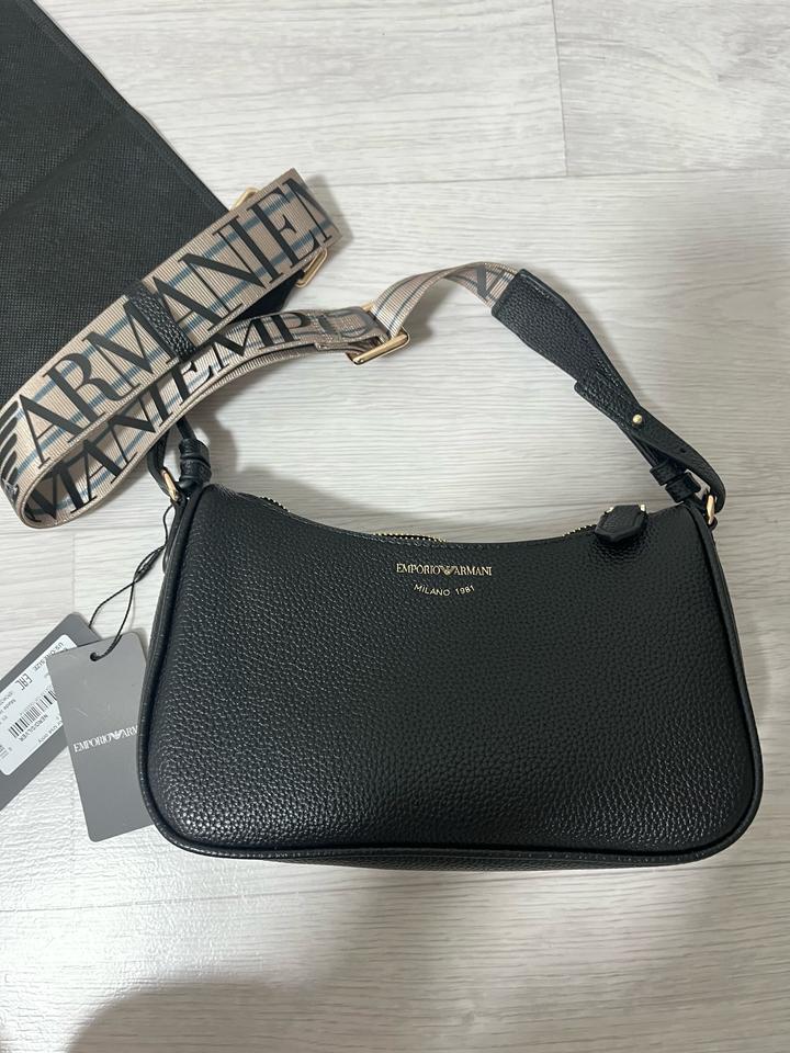 Сумка от Emporio Armani