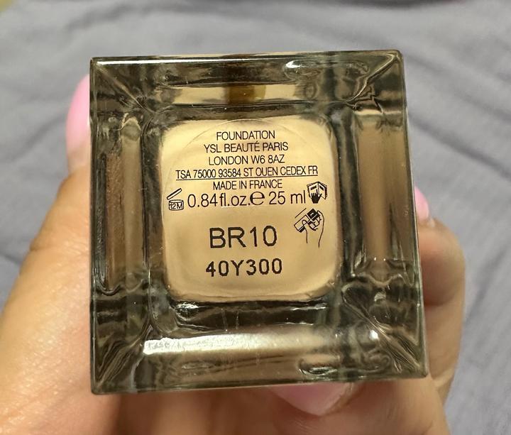YVES SAINT LAURENT touche éclat le teint