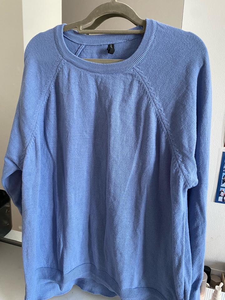 Голубая кофта от DeFacto