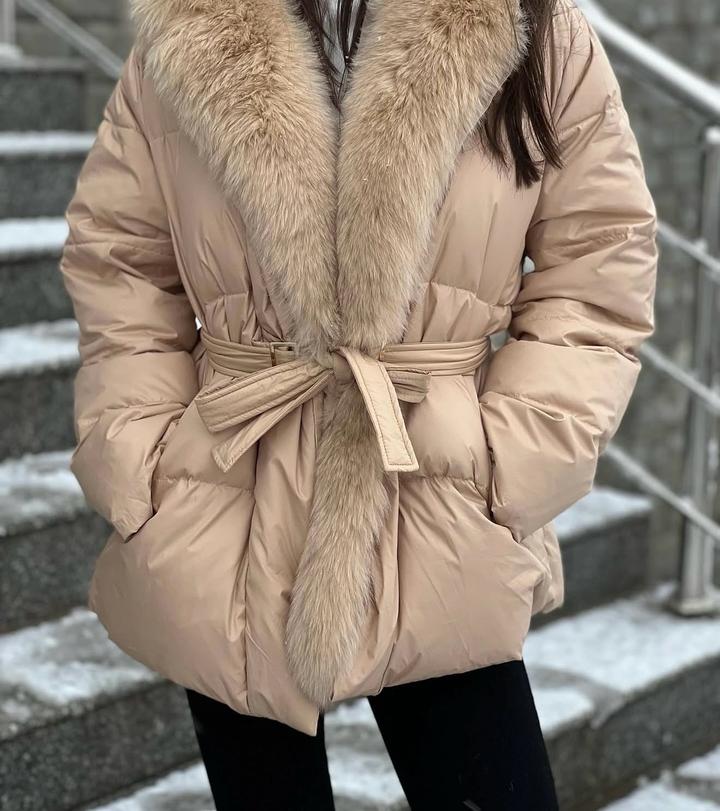 Бежевая куртка от Modessa