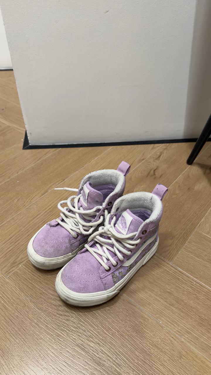 Продам детскую обувь