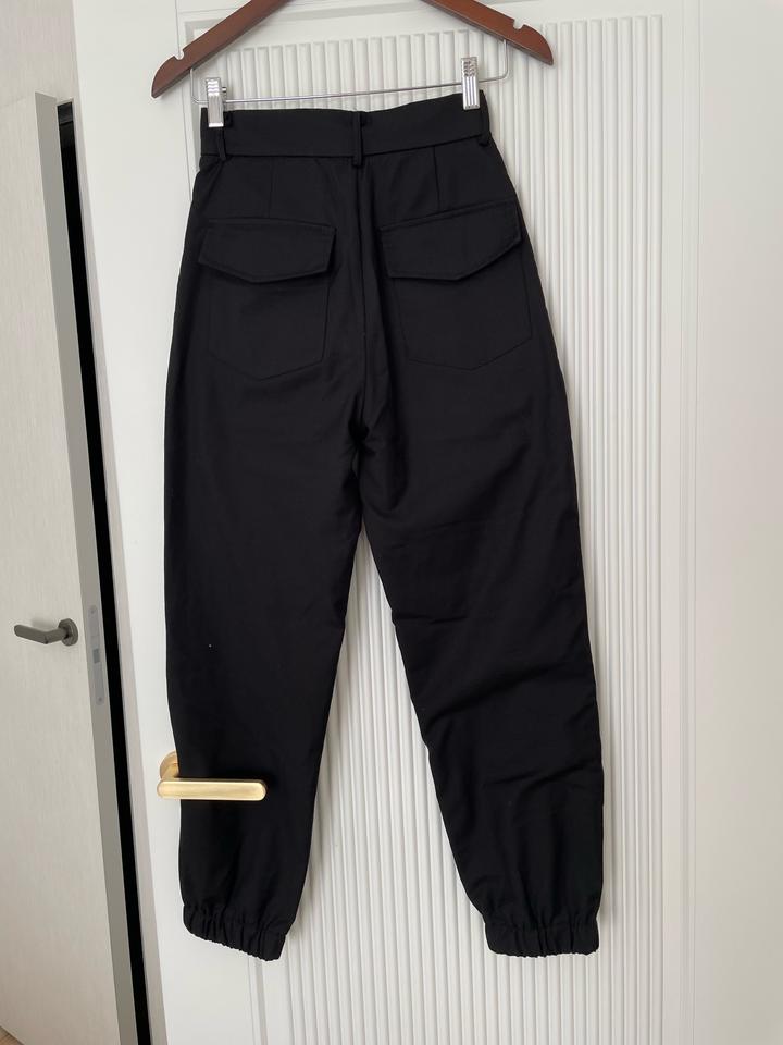 Классные брюки Prada