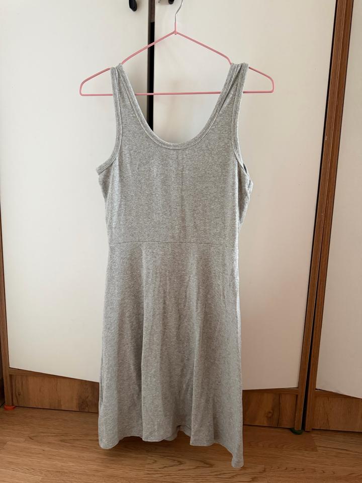 Серое мини платье GAP