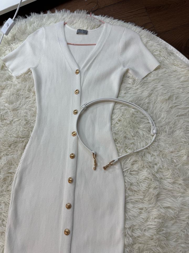 Трикотажное платье белое от Lichi