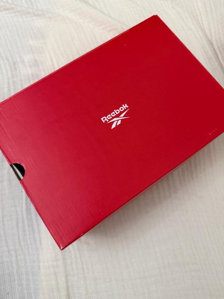 Женские кроссовки Reebok