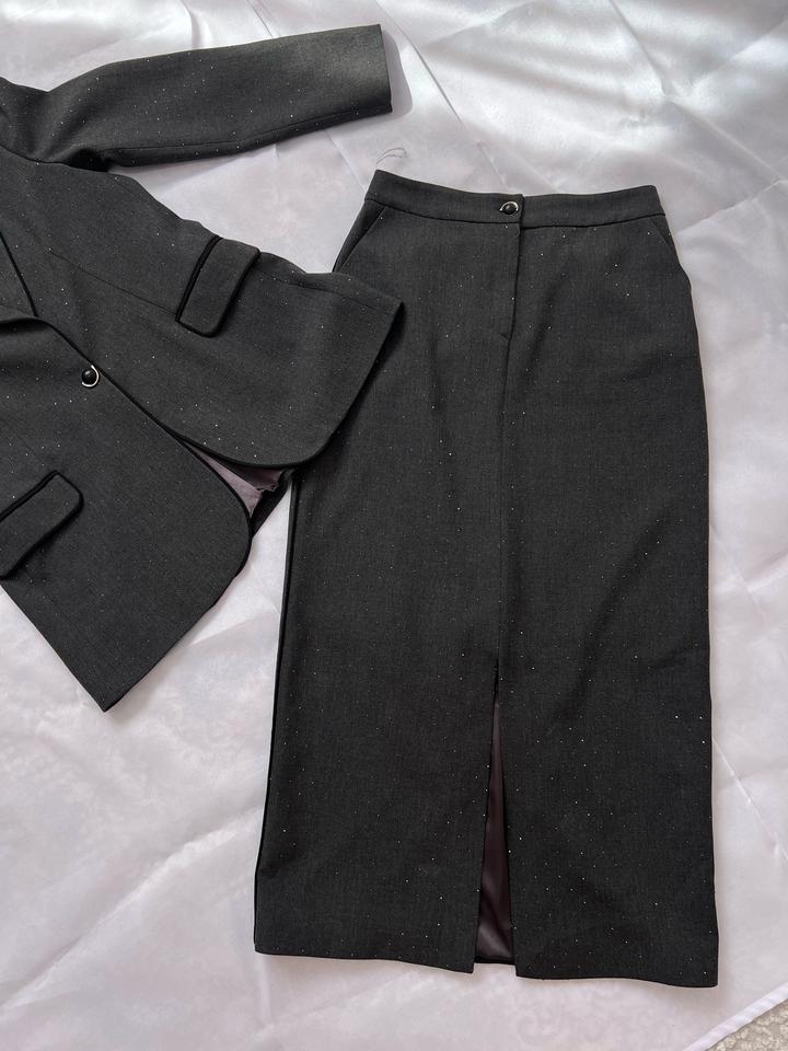 Темно серый костюм юбка TOP WOMEN