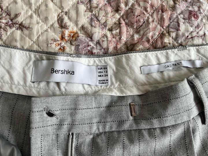 Брюки dad pant Bershka