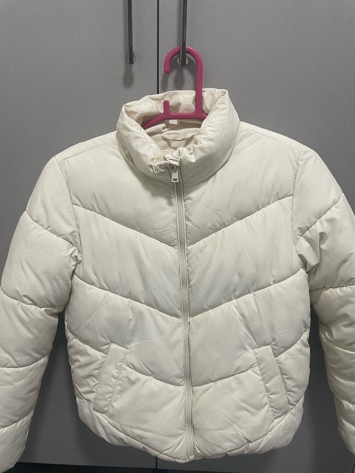 Белая куртка DeFacto