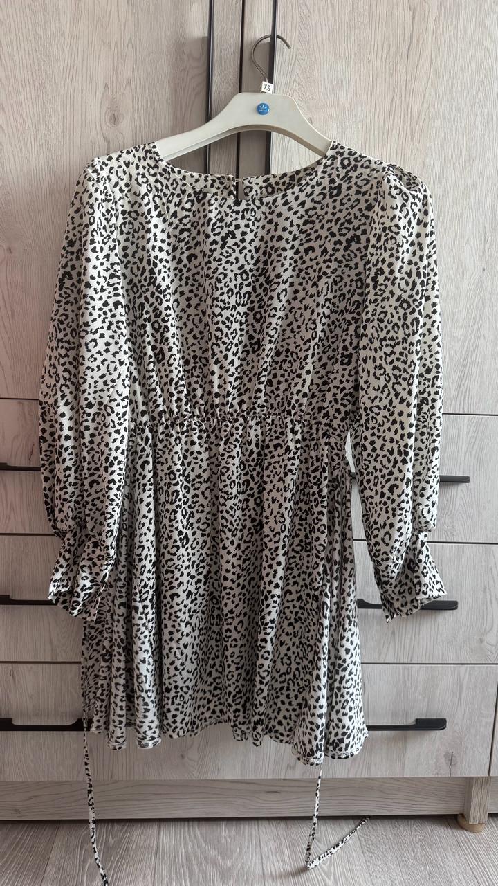 Бело-черное платье