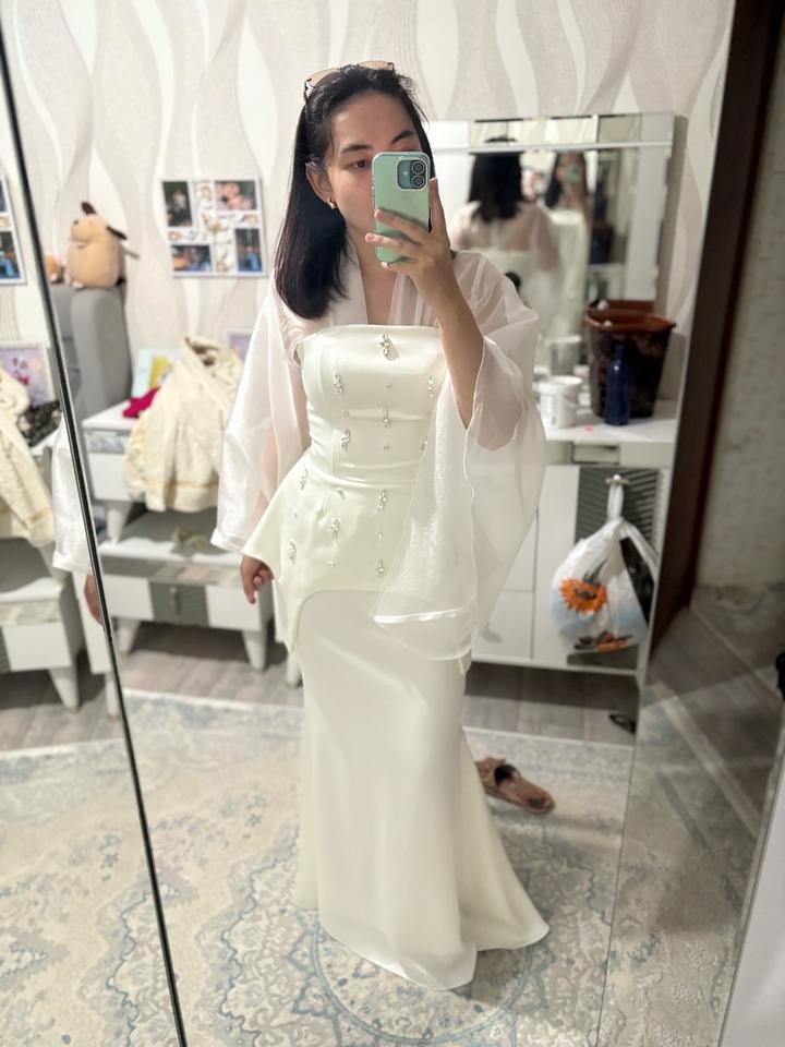 Белое платье