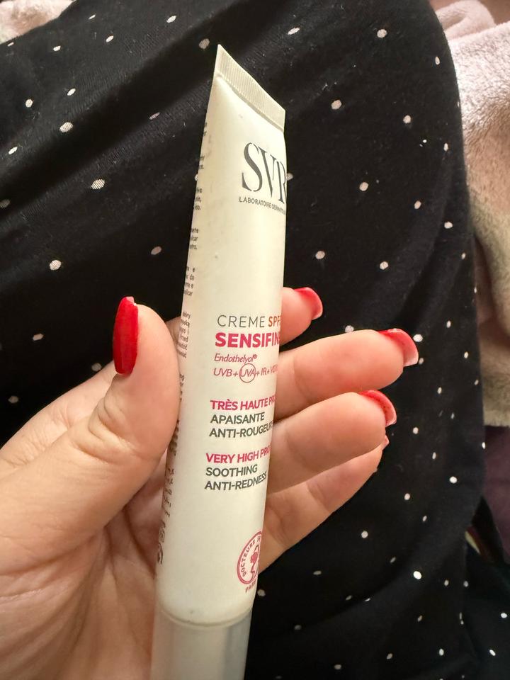 Spf SVR для кожи с Розацея. Брала в ЗЯ.Ни разу не пользовалась