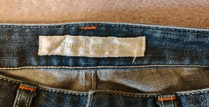 Джинсы, объем талии 71 см.