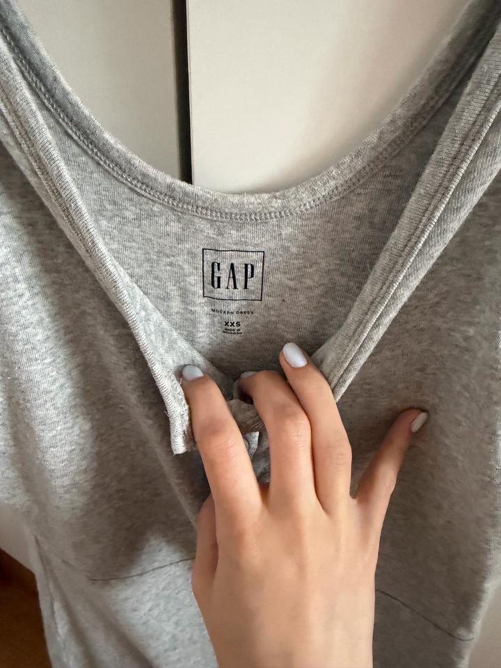 Серое мини платье GAP