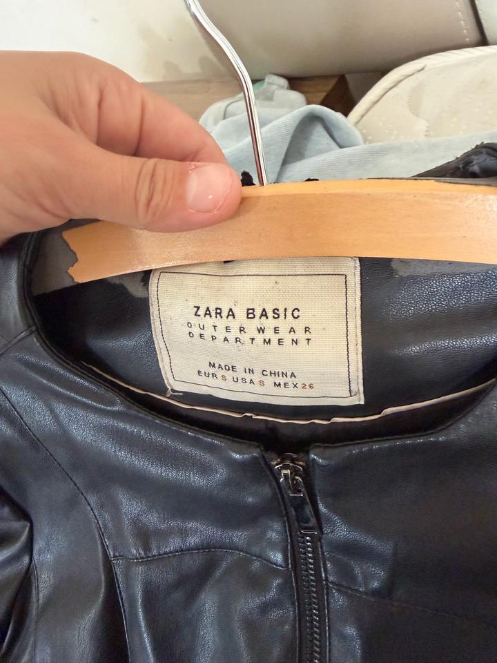 Кожанка от Zara с баской