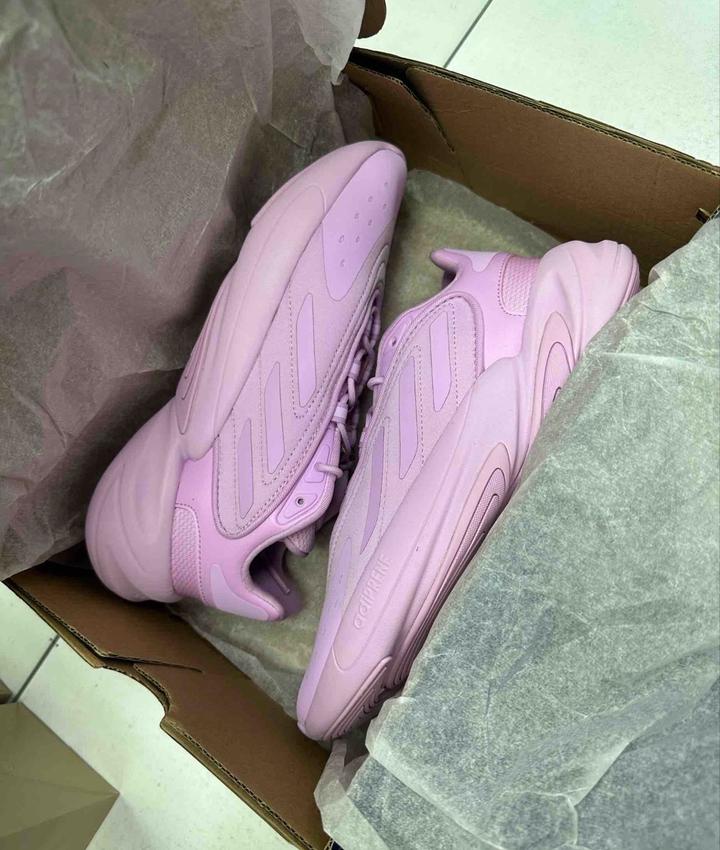 Новые кроссовки adidas ozelia