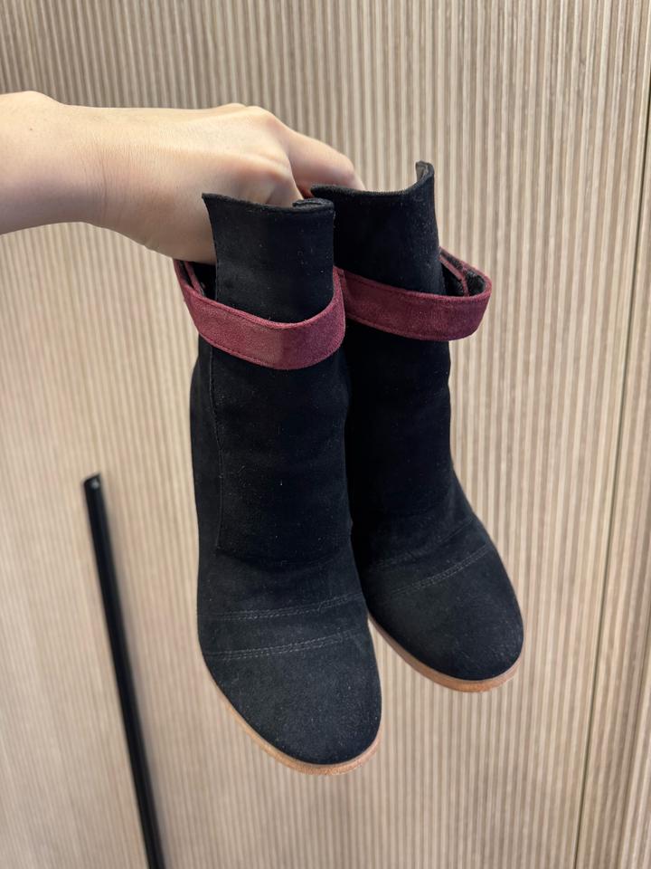 Полусапожки весна-осень, можно и на теплую зиму.