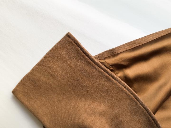 Бежевое коричневое пальто Mango