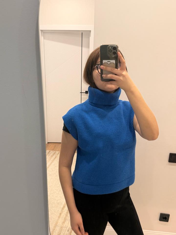 Безрукавка из шерсти