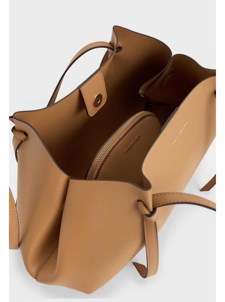 Сумка Charles & Keith