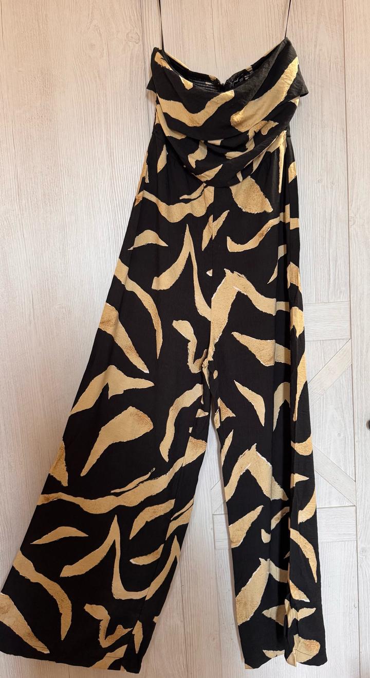 Комбез с открытыми плечами