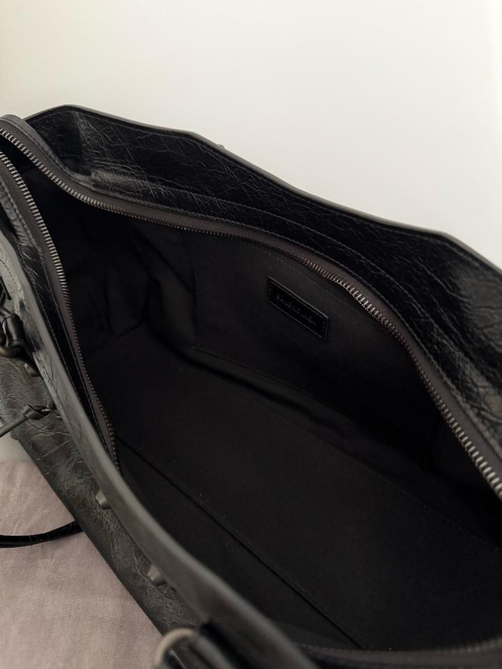 Новая сумка Balenciaga Le City East-West