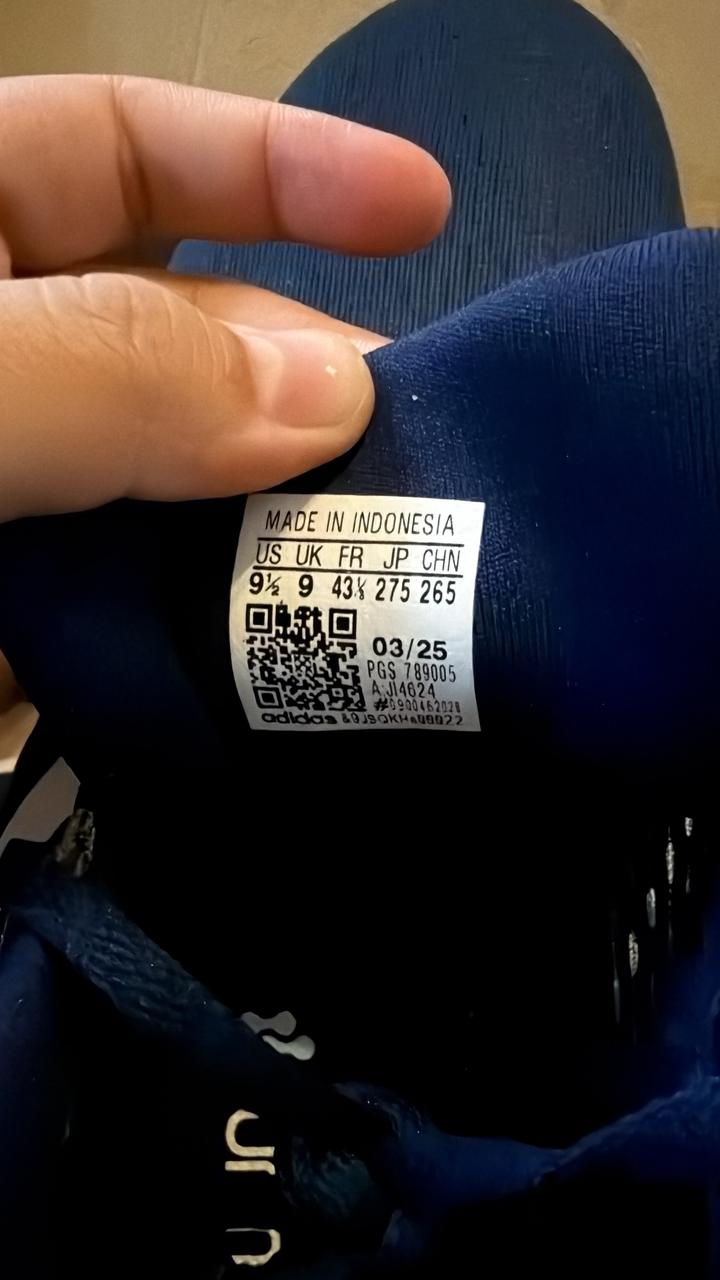 Крассовки ADIDAS