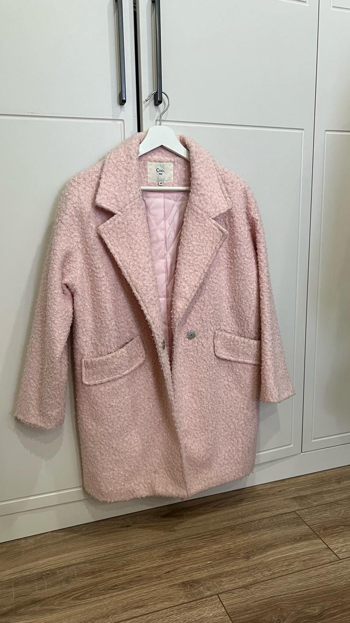 Пальто розовое