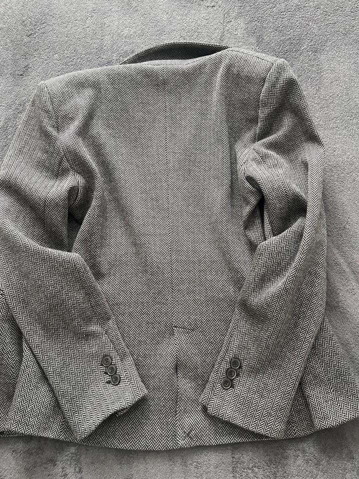 Серый пиджак Mango