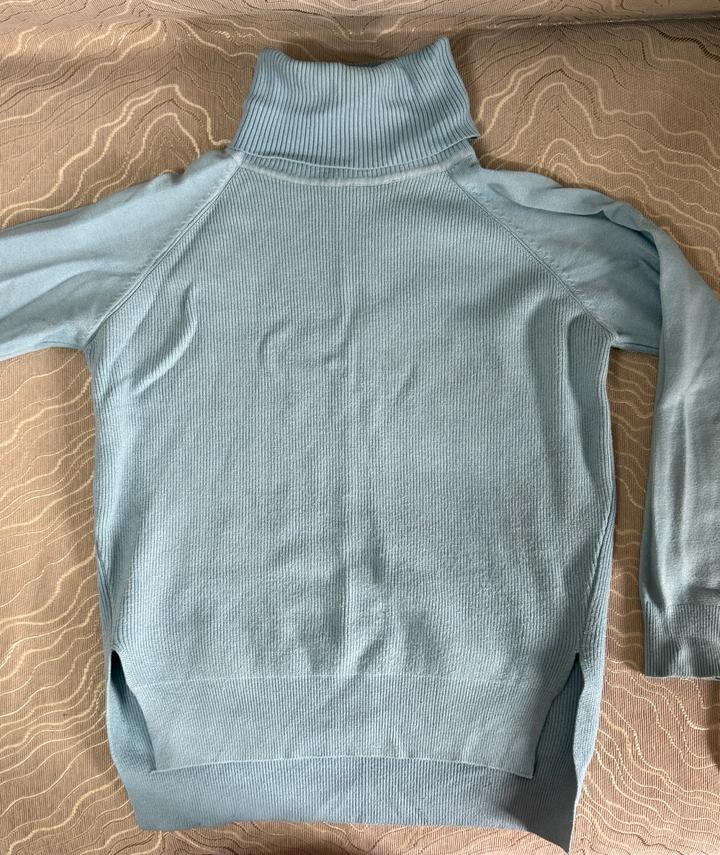 Свитер водолазка