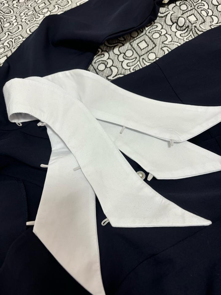 Классическое школьное/офисное платье со съемным воротником