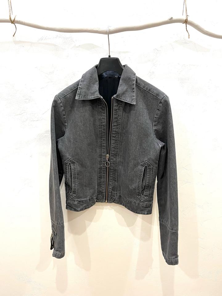 Куртка джинсовая.