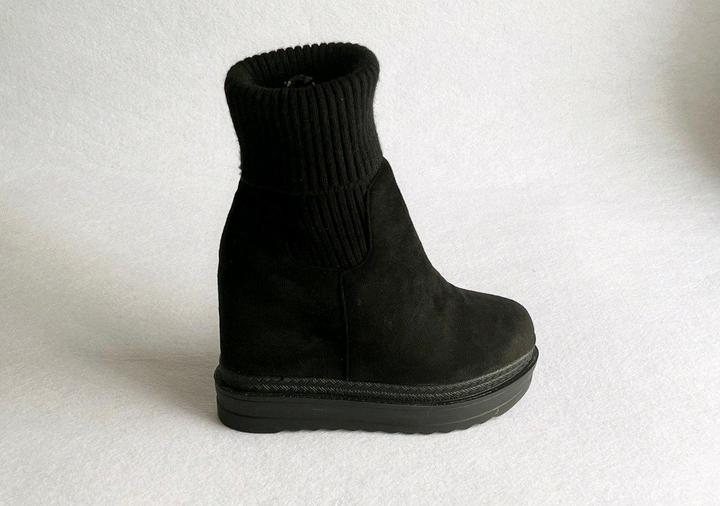 Ботинки на скрытой платформе 38 размер из искусственной замши с отворотом манжет