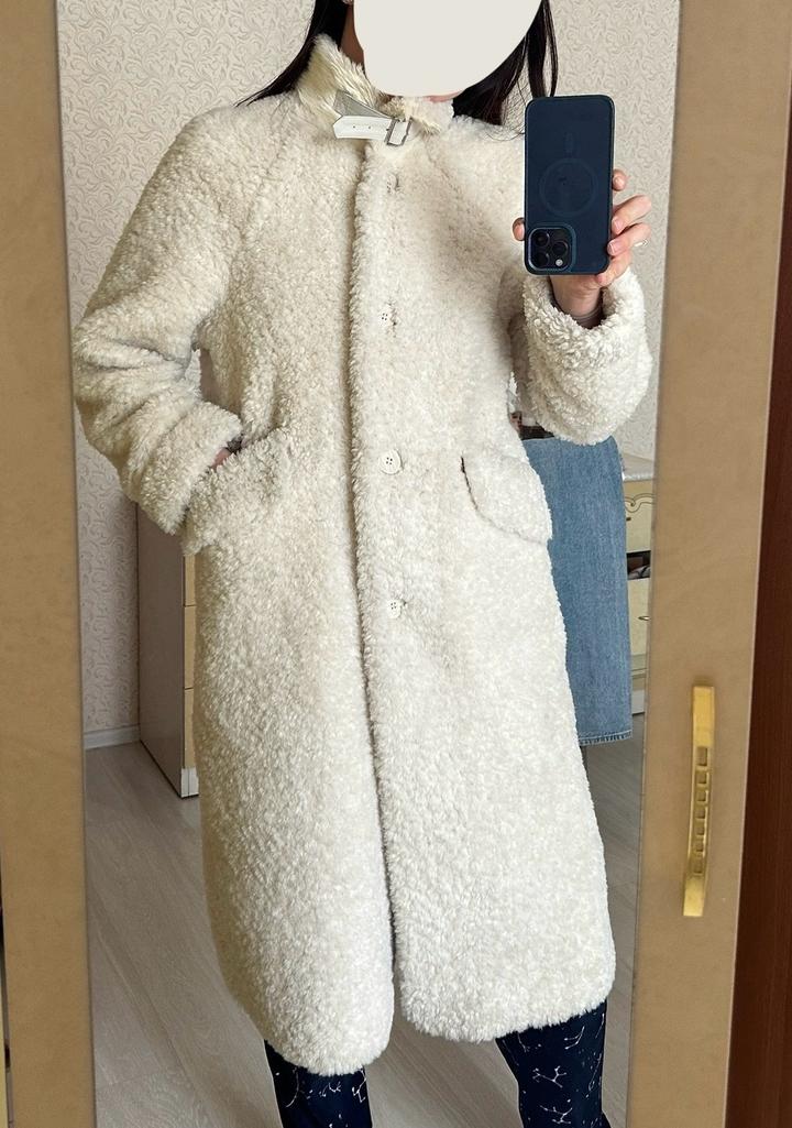 Шубка молочного цвета из овчины