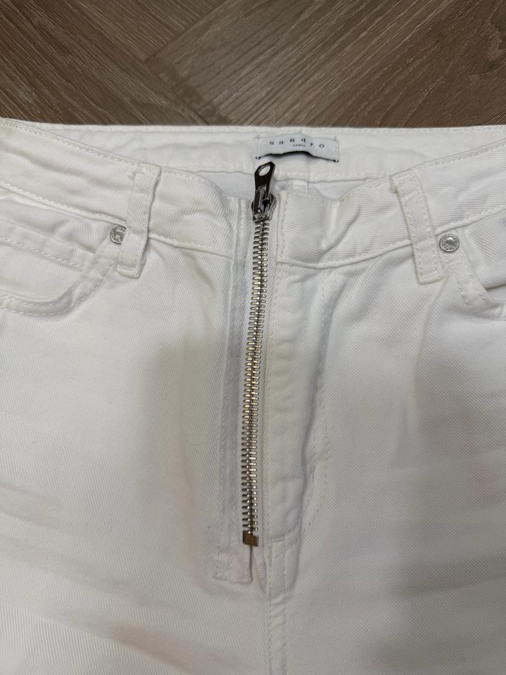 Белые джинсы Sandro