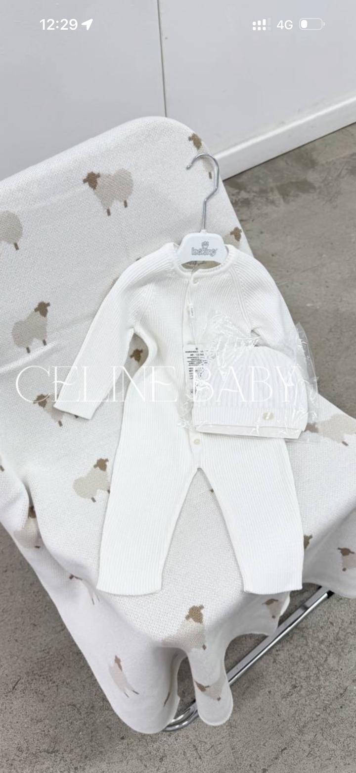 НОВЫЙ вязаный комплект Celine Baby (комбинезон + шапочка)