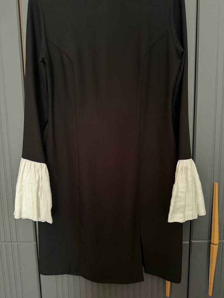 Платье черное