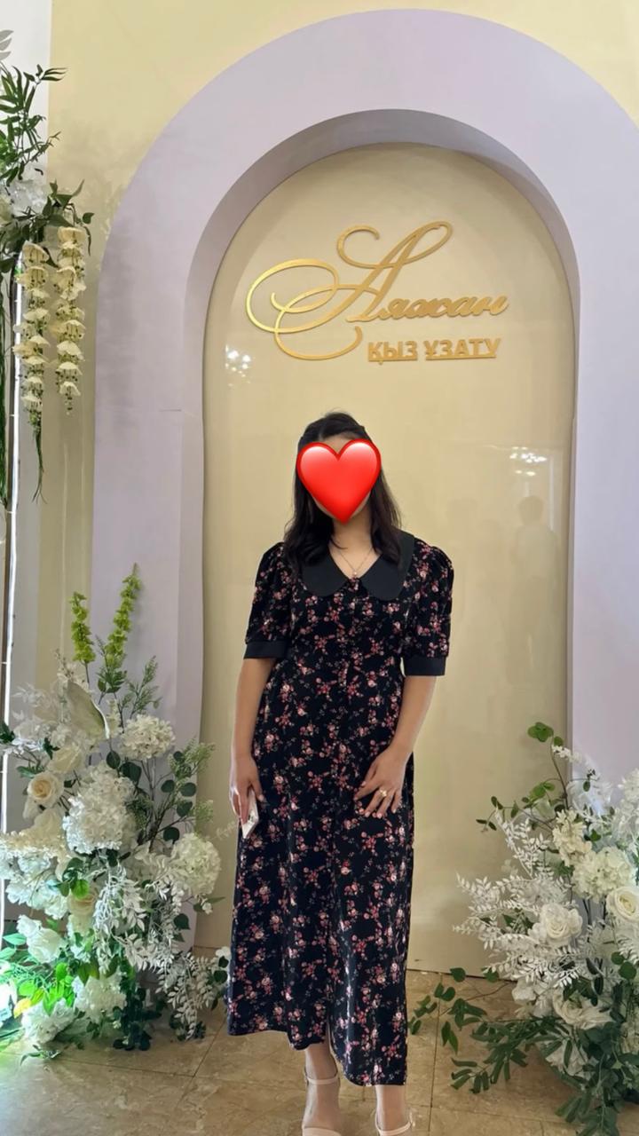 Женственное платье миди в цветочек