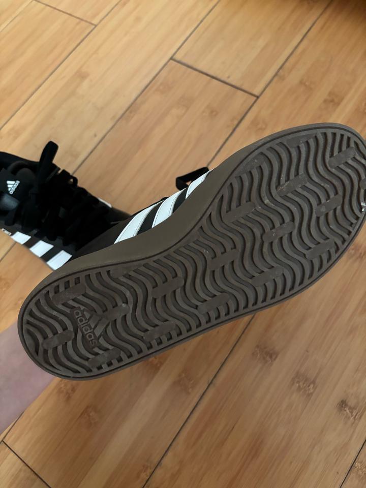 Кроссовки Adidas