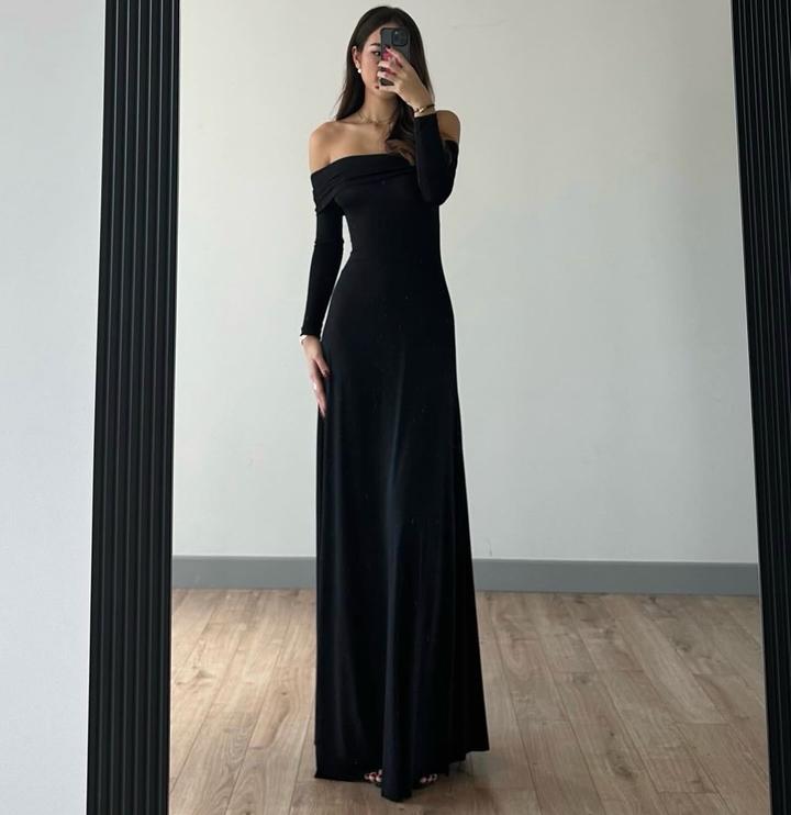 Черное платье