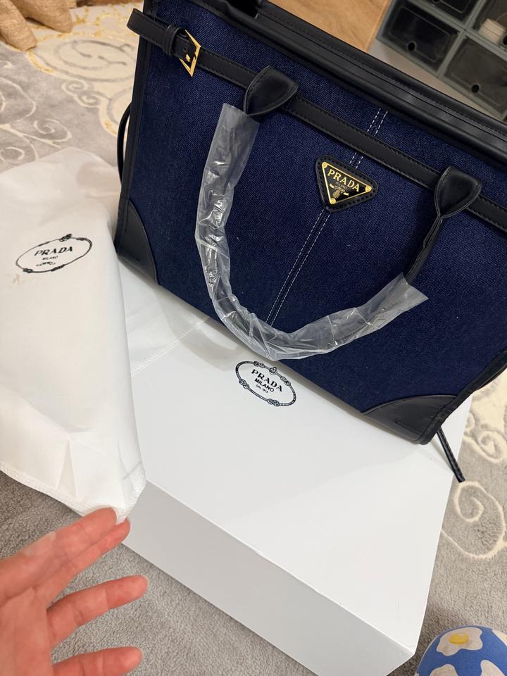 Новая сумка Prada